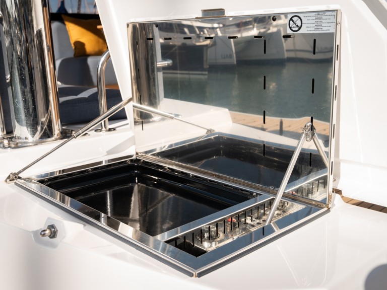 Yacht charter Port d'Andratx cheap Bali 5.2