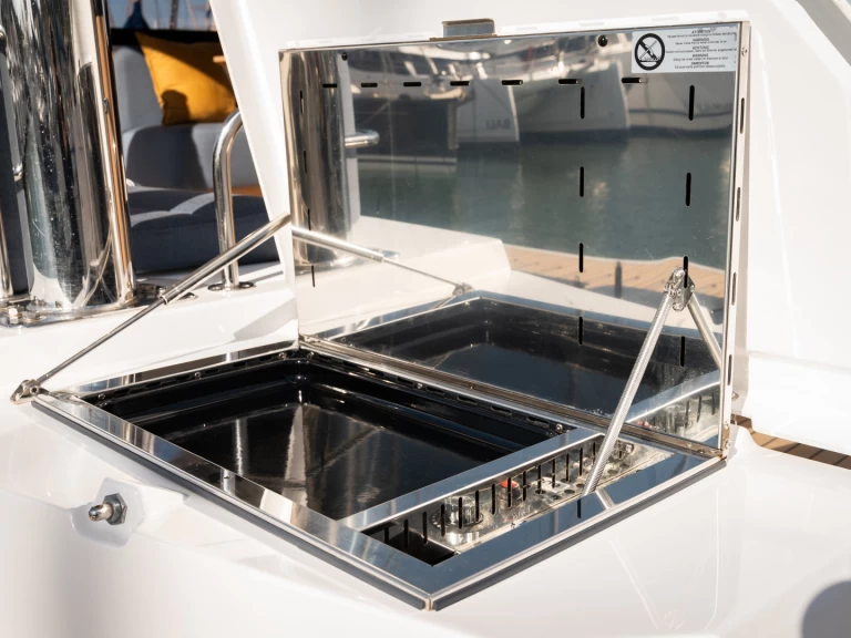 Yacht charter Port d'Andratx cheap Bali 5.2