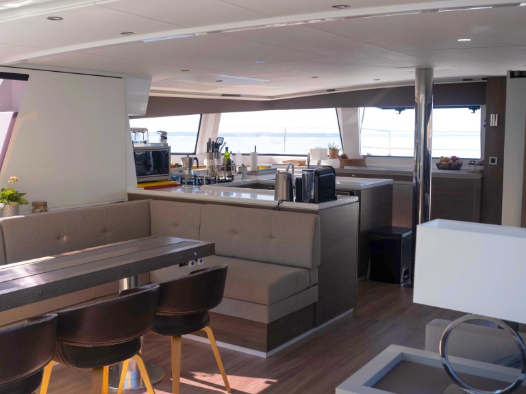 Yacht charter Sitges cheap Bali 5.4