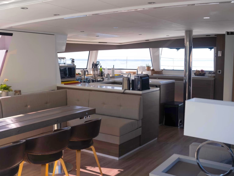 Yacht charter Sitges cheap Bali 5.4