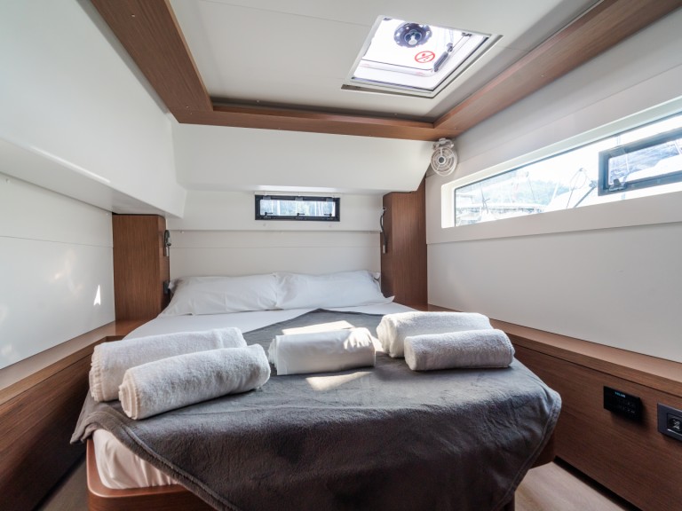 Catamaran rental in Castellammare del Golfo - Lagoon Lagoon 46