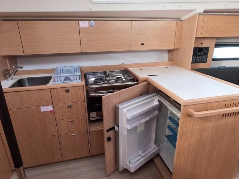 Sailboat for rent Izola at the best price