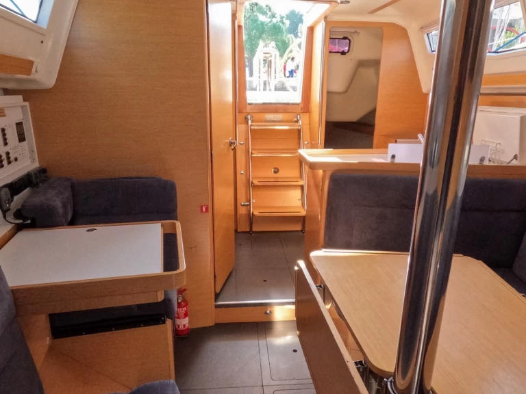 Elan Elan 354 Impression in Izola on SamBoat