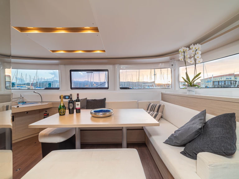 Yacht charter Lygia cheap Lagoon 46