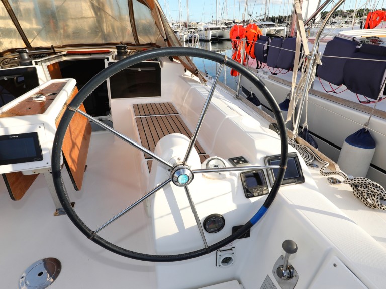 Dufour Dufour 350 Grand Large in Trogir on SamBoat