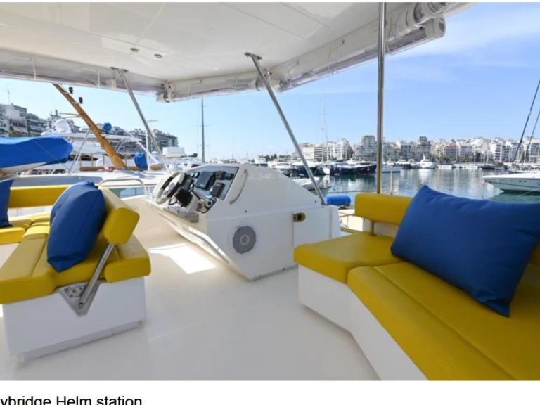 Bareboat Rental Catamaran Leopard Catamarans / Robertson & Caine with a boat licence