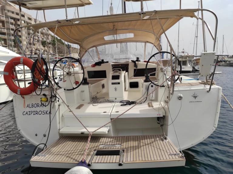 Jeanneau Sun Odyssey 440 in Palma de Mallorca on SamBoat