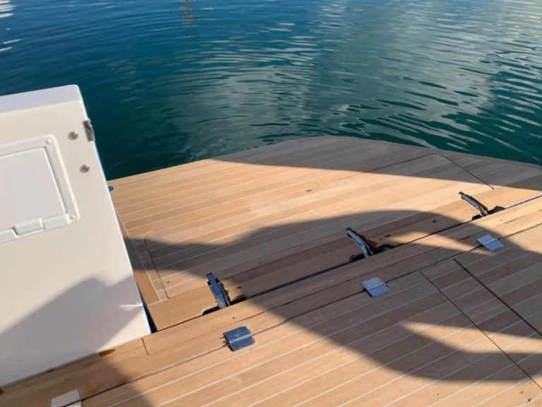 Boat rental Aventura Aventura 38 SC in Cogolin on Samboat