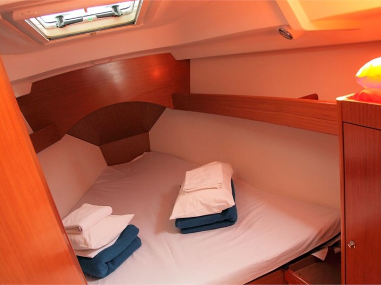 Bareboat Rental Sailboat Bénéteau with a boat licence