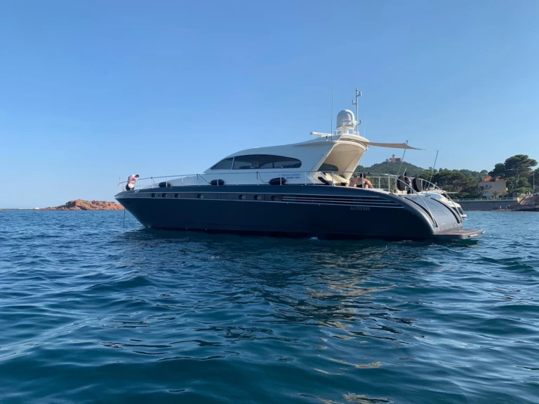 Bareboat Rental Luxury Yacht Arno Leopard with a boat licence