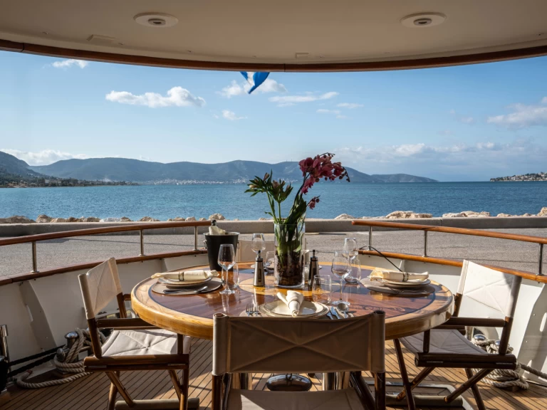 Luxury Yacht for rent Salaminas at the best price