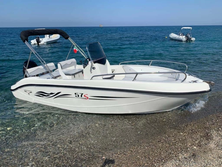 Motorboat for rent San Antonio Port at the best price