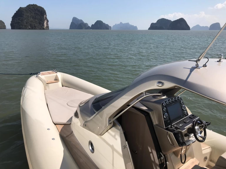 Motorboat for rent Phuket (City) at the best price