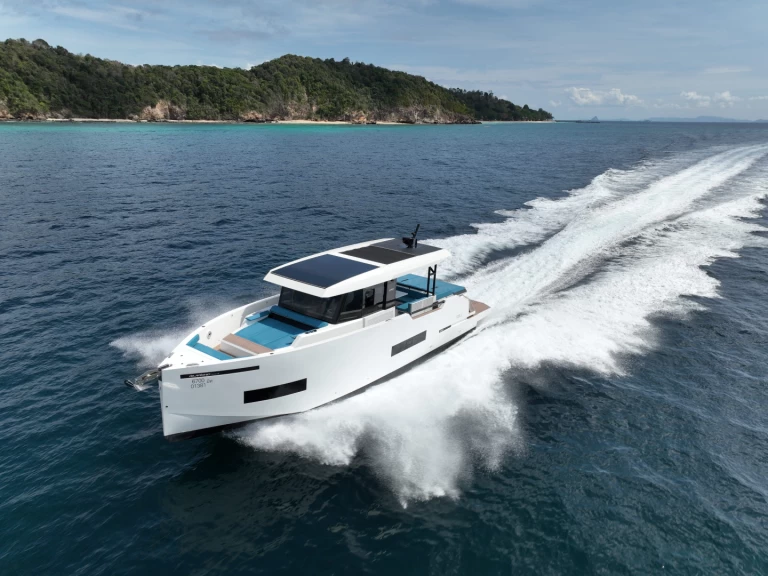Motorboat for rent Phuket (City) at the best price