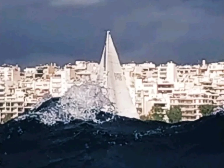 Yacht charter Athens cheap Grand Soleil 37 Race