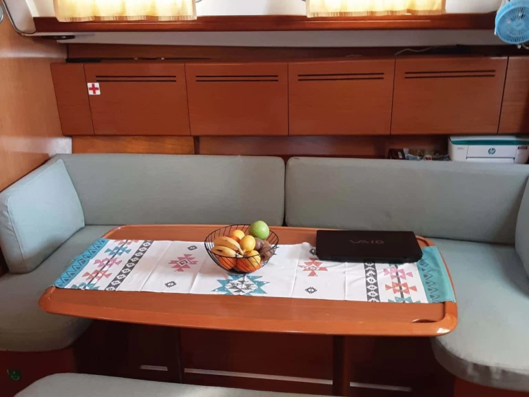 Rent a Bénéteau Cyclades 43.4 Salamina