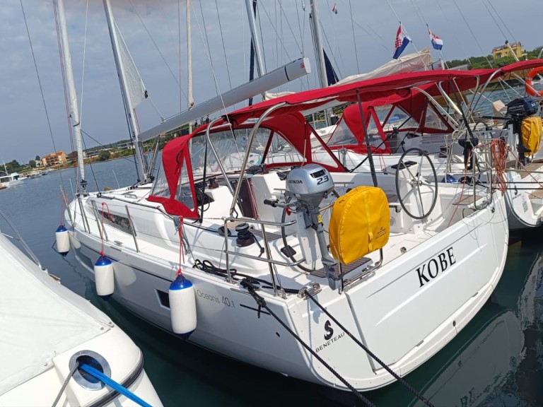 Yacht charter Pomer cheap Oceanis 40.1