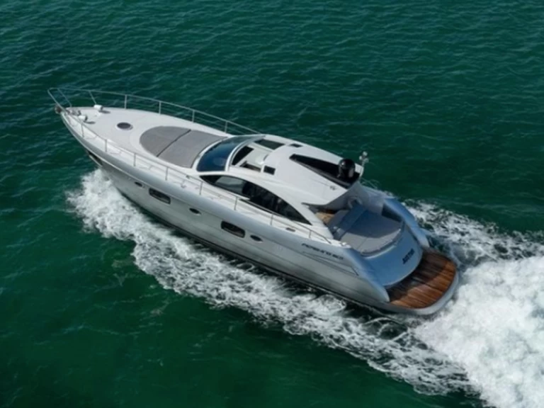 Rent a Pershing Pershing 50.1 Olbia
