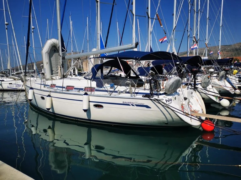 Rent a Bavaria Bavaria 42 Cruiser Trogir