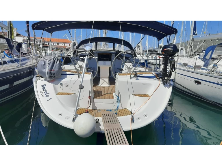 Sailboat for rent Trogir at the best price