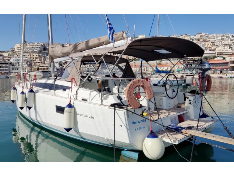 Jeanneau Sun Odyssey 410 in Piraeus on SamBoat