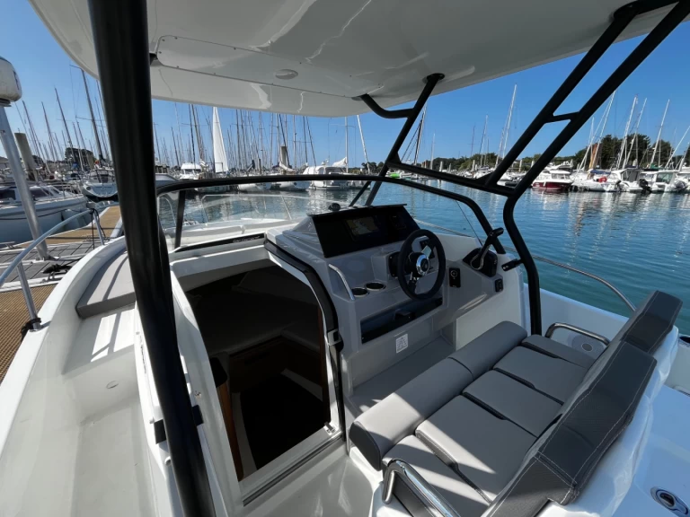 Yacht charter La Forêt-Fouesnant cheap Cap Camarat 7.5 WA Serie 2