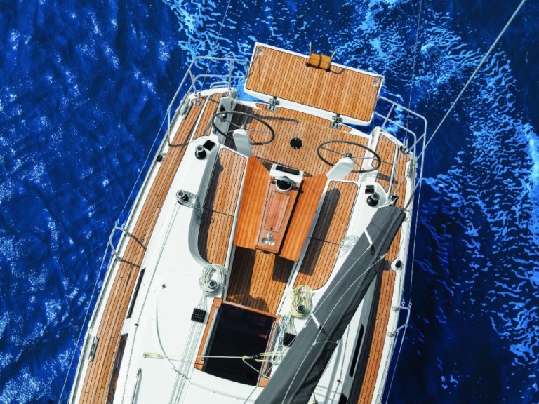 Rent a Bavaria Cruiser 34 Punat