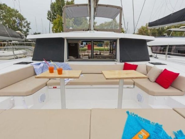 Bali Bali 4.1 charter bareboat or captained in  Alimos