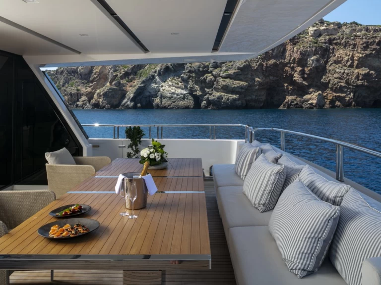 Luxury Yacht rental with or without captain Sanlorenzo Palaio Faliro