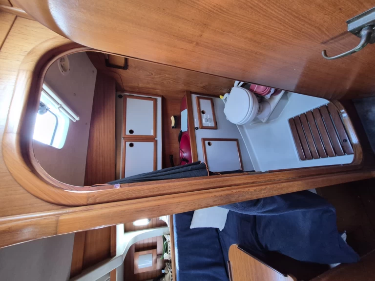 Sailboat rental with or without captain Jeanneau Arzon