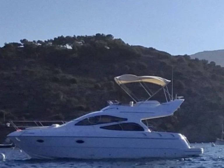 Genesis Del plata  charter bareboat or captained in  Badia de Cadaqués