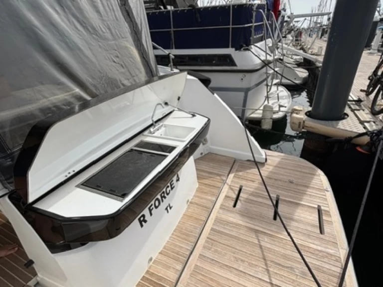 Yacht charter Porto-Vecchio cheap Gran Turismo 40