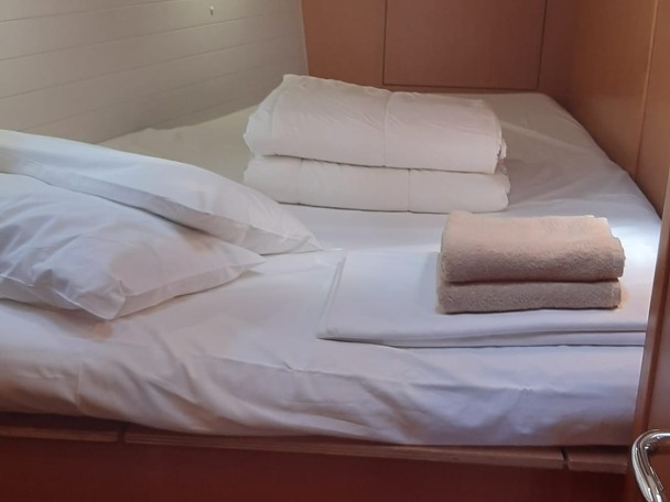 Yacht charter Trogir cheap Cruiser 45