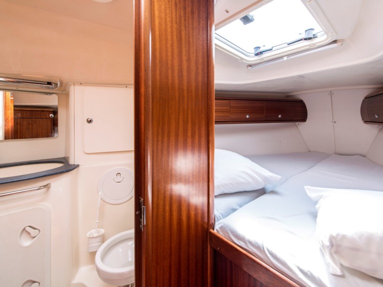 Bareboat Rental Sailboat Bavaria with a boat licence