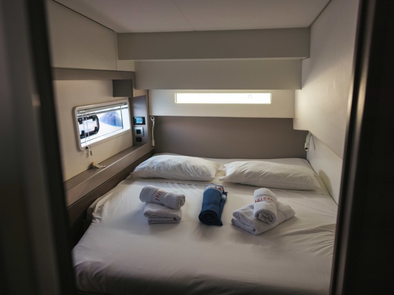 Catamaran for rent Playa de Talamanca at the best price