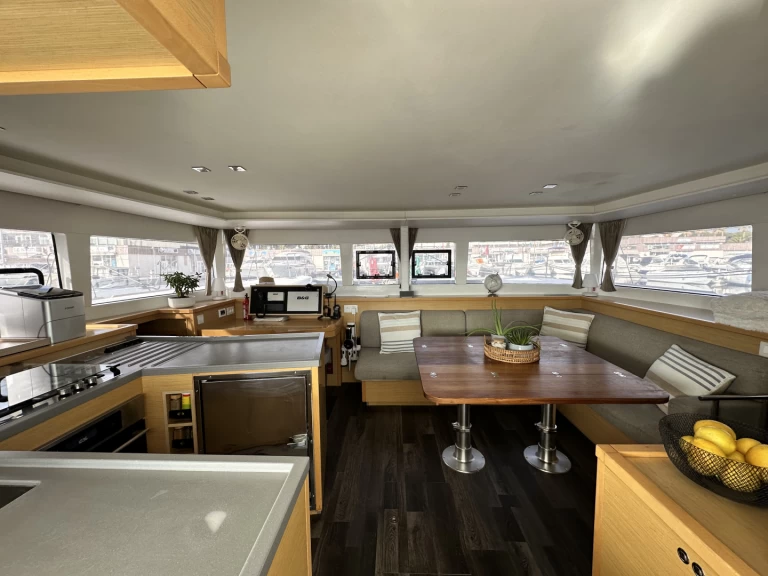 Catamaran for rent Hyères at the best price