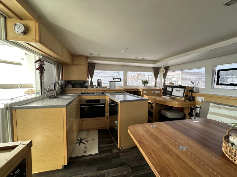 Lagoon Lagoon 450 Sport Top charter bareboat or captained in  Hyères