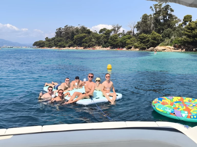 Motorboat rental in Cannes - Bénéteau Flyer 6 SUNdeck