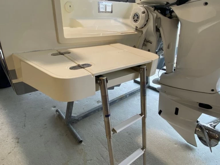 Motorboat for rent Lège-Cap-Ferret at the best price