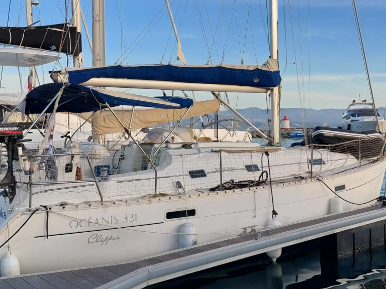 Yacht charter Ajaccio cheap Oceanis 331 Clipper