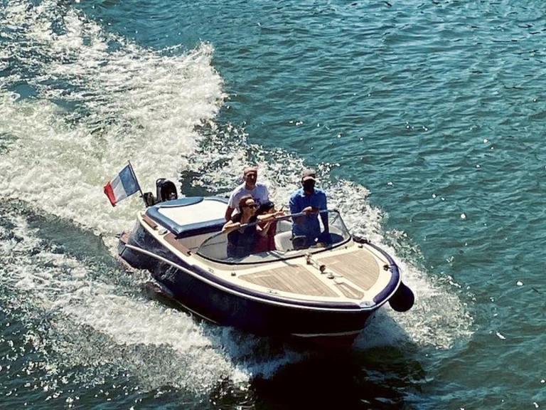 Rent a Quicksilver Classic 20 Saint-Cloud