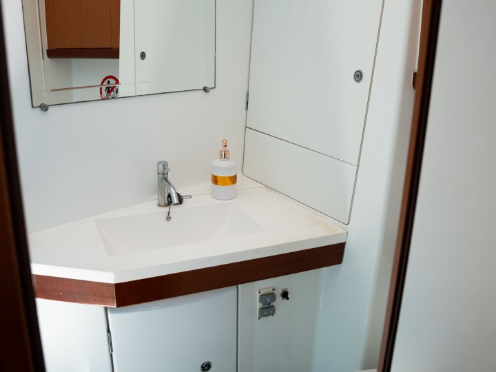 Boat rental Bénéteau Oceanis 46 in Alimos on Samboat