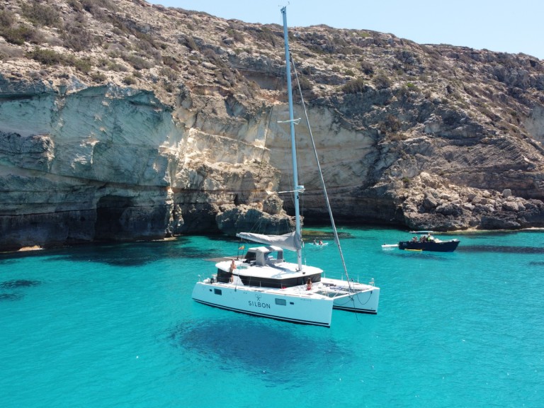 Catamaran rental in Santa Eulària des Riu - Lagoon Lagoon 450