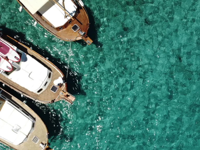 Rent a Capeador llaut menorquin Mahón