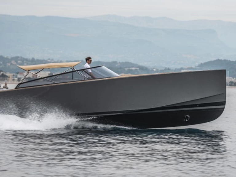 Motorboat for rent Cannes at the best price
