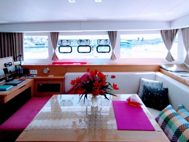 Catamaran rental in Porto Cheli - Lagoon Lagoon 39