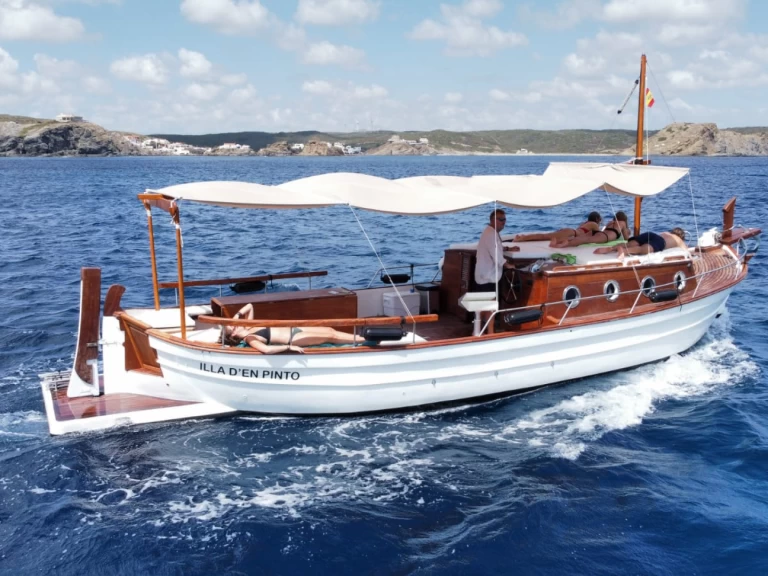 Motorboat rental with or without captain Capeador Mahón