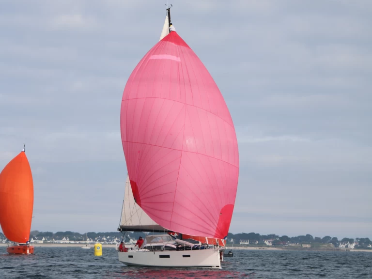 Sailboat for rent Arzon at the best price