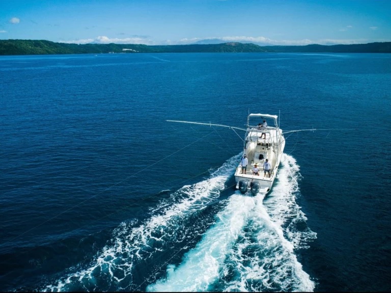 Bareboat Rental Motorboat Custom with a boat licence