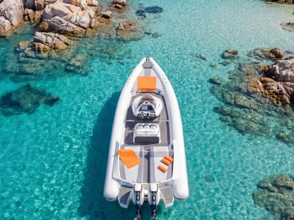 Motorboat rental with or without captain Panamera Marina di Portisco